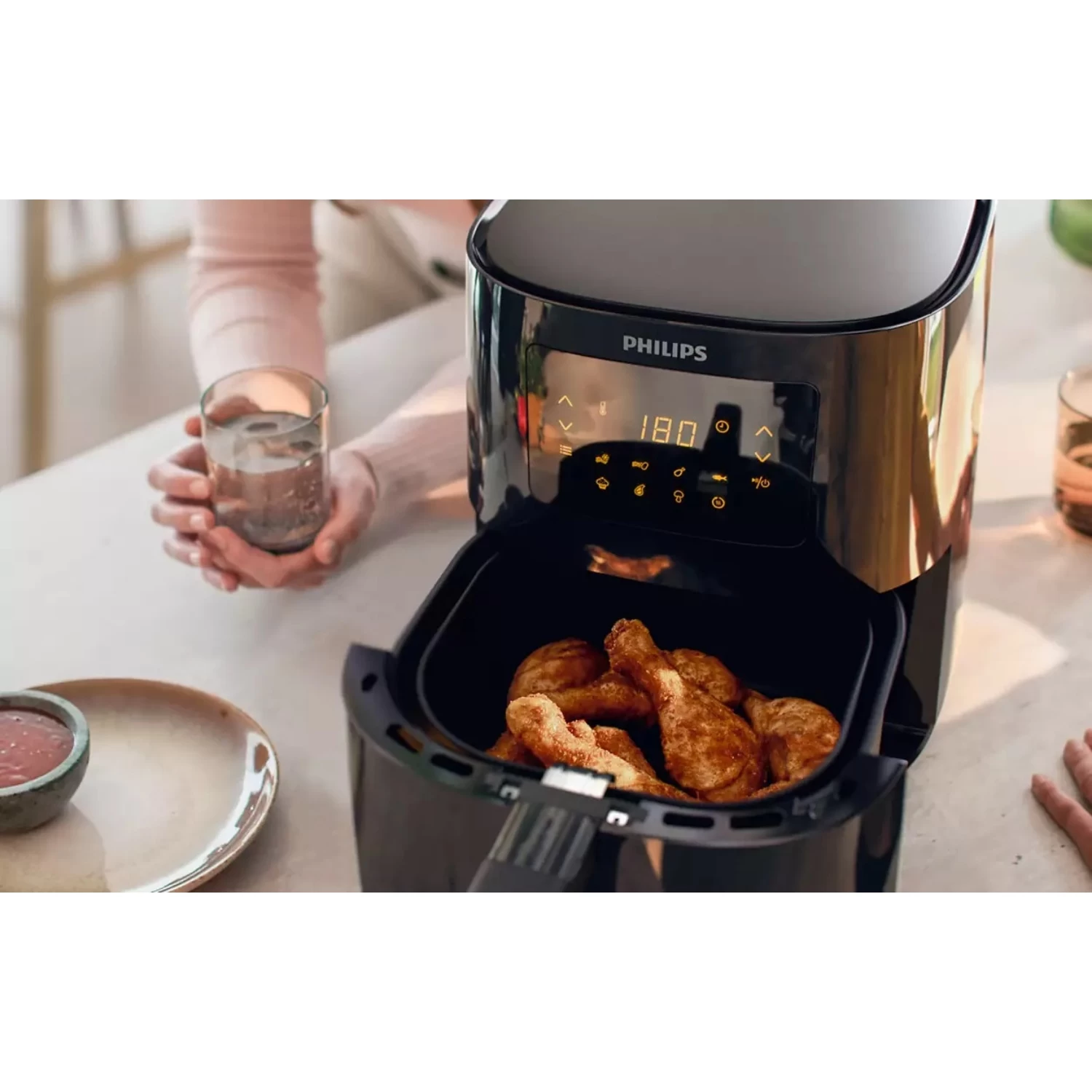 Philips Essential Airfryer HD9252/70 8 Philips Essential Airfryer HD9252/70 - Afbeelding 8